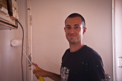 Pierre se colle à la peinture !
