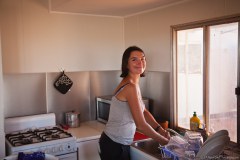 Adèle fait le ménage à Cheela Plains
