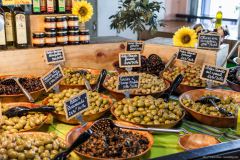Olives du marché, Nouméa