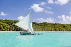 Pirogue sur la baie d'Upi, île des Pins