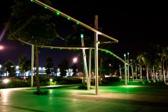 Jeux de lumière au bord de la marina