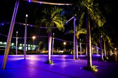 Jeux de lumière au bord de la marina