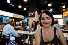 Repas dans un food court