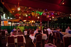 Restaurant au bord de la Singapore River