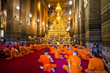 Celebration bouddhiste Wat Pho Bangkok Thailande