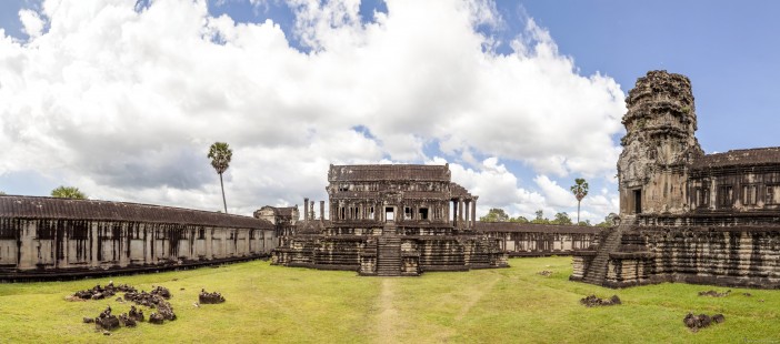 Panoramique intérieur d'Angkor Wat, Cambodge