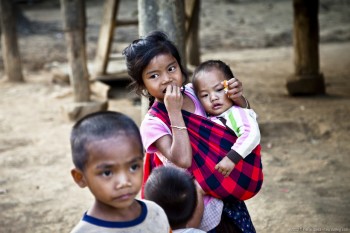 Enfants, village d'Hoify, Laos
