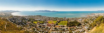 Panoramique de Townsville et Magnetic Island depuis Castle Hill