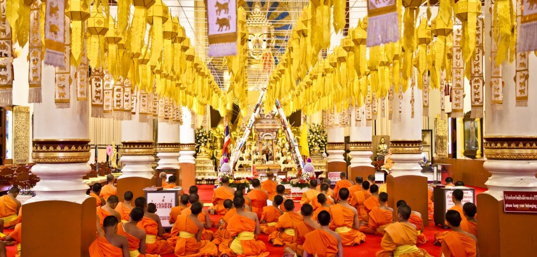 Priere-temple-Chiang-Mai-Thailande
